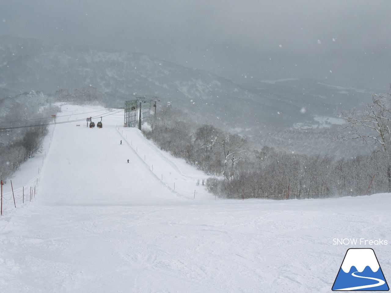 キロロリゾート｜遅ればせながら…。積雪200cmのキロロで、2025～2026 SNOW Freaks『初滑り』。今シーズンもどうぞよろしくお願いいたします！